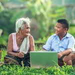 бабушка и ноутбук